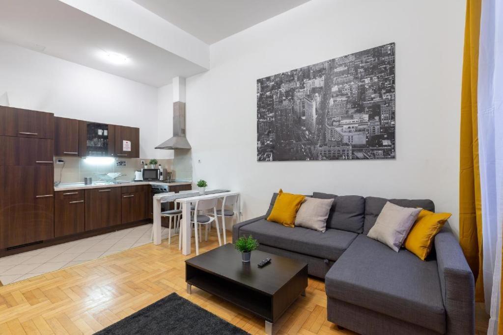 Downtown Home In The Gozsdu Garden ブダペスト エクステリア 写真
